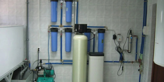 Монтаж (установка) фильтра-умягчителя воды в Москве и Московской области